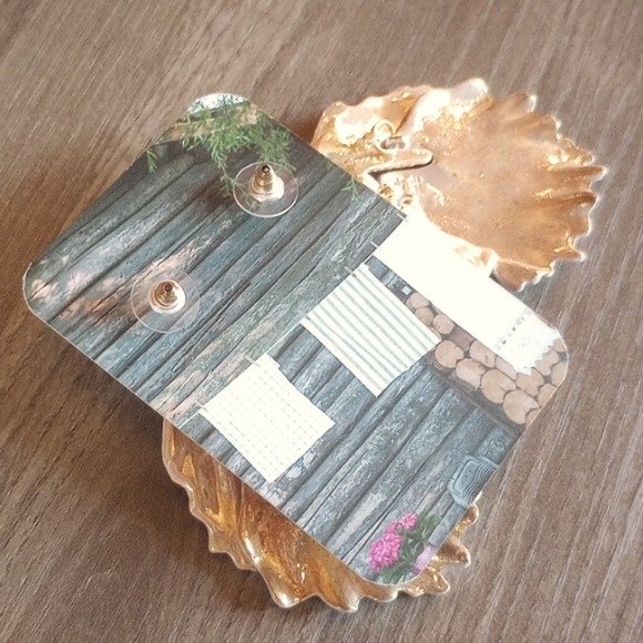 NEW Anthro Fish Statement Earrings in Peach White & Gold NWOT - Picture 3 of 4